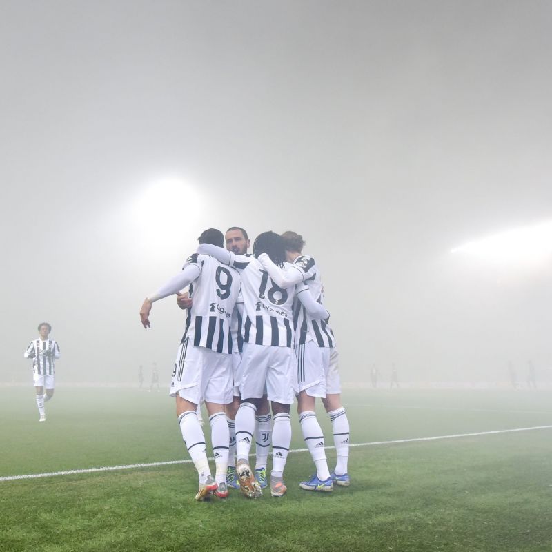 De azi fotbaliștii din Italia intră pe teren doar cu certificat verde