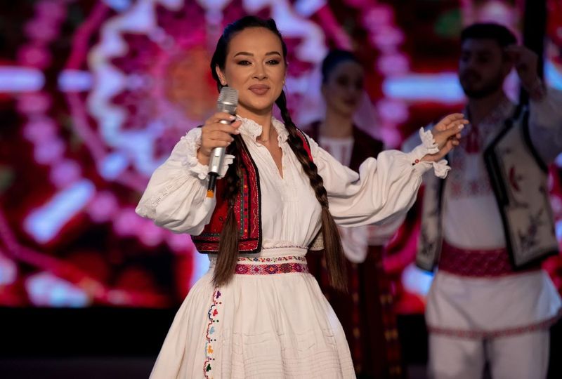 Vlăduța Lupău începe anul în perfuzii
