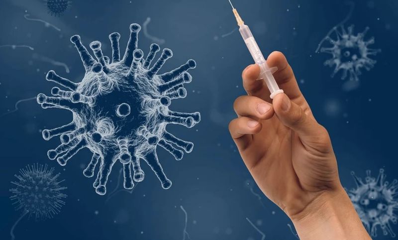 Alertă în Franța! S-a descoeprit o nouă variantă COVID-19, mult mai contagioasă decât Omicron. Are 46 de mutații și este rezistentă la vaccinuri