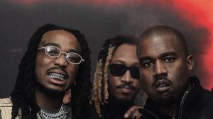 Kanye West îmbină viața de burlac cu munca pentru noul său album