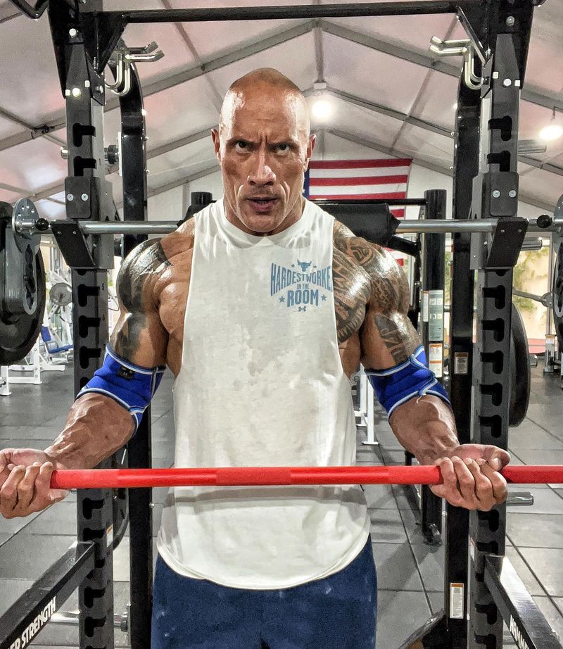 Dan Bilzerian își face griji pentru sănătatea lui The Rock