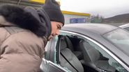 Iancu a fost ajutat de alți 2 prieteni să scoată mașina din benzinărie
