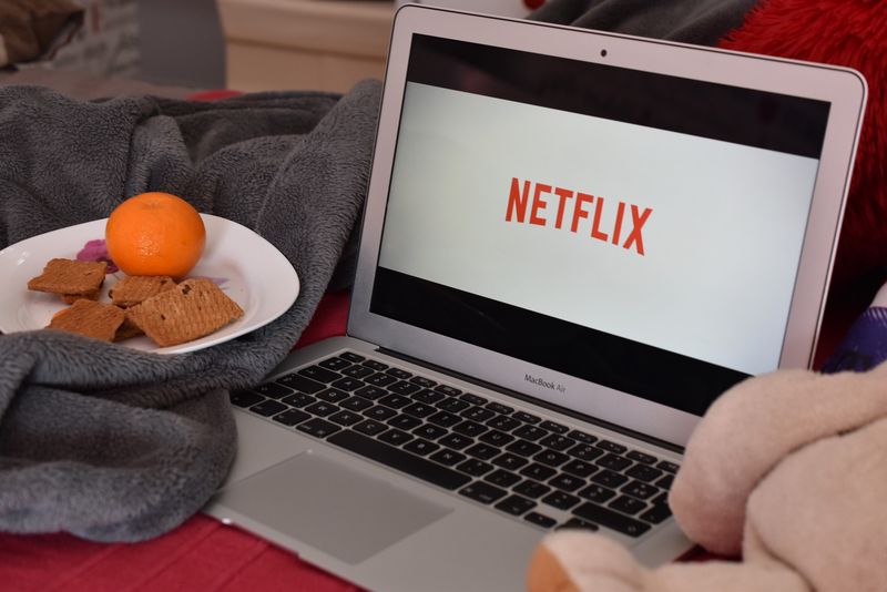 Cum pui parolă la Netflix ca să nu-ți mai folosească nimeni profilul