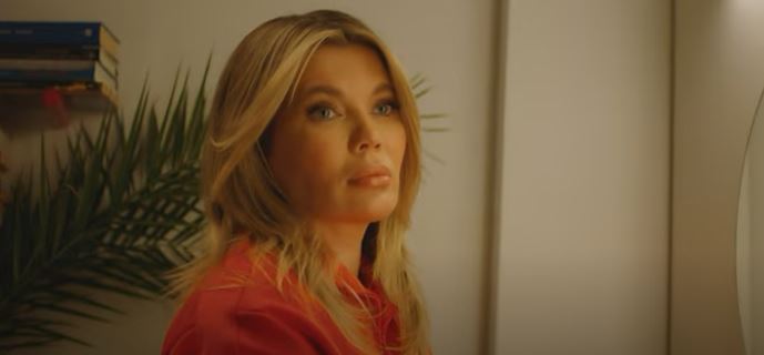 Gina Pistol în videoclipul lui Smiley Câte kilograme are Gina Pistol, la zece luni de când a devenit mamă