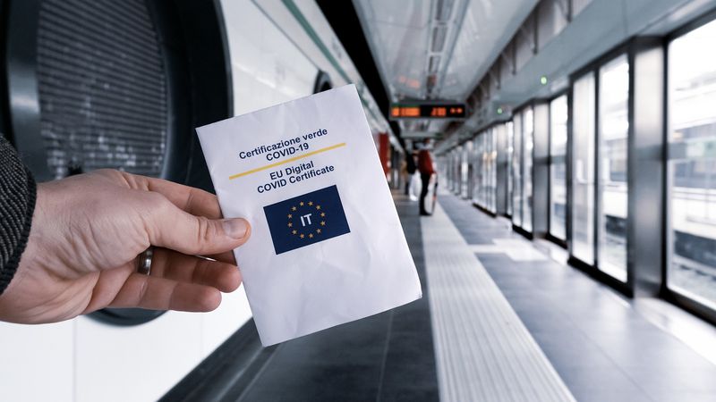 România va adopta la începutul lui februarie certificatul de călătorie în U.E