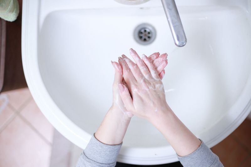 Președintele Societății Rom&acirc;ne de Epidemiologie spune care sunt cele mai bune teste pentru COVID-19 și cum să ne spălăm pe m&acirc;ini