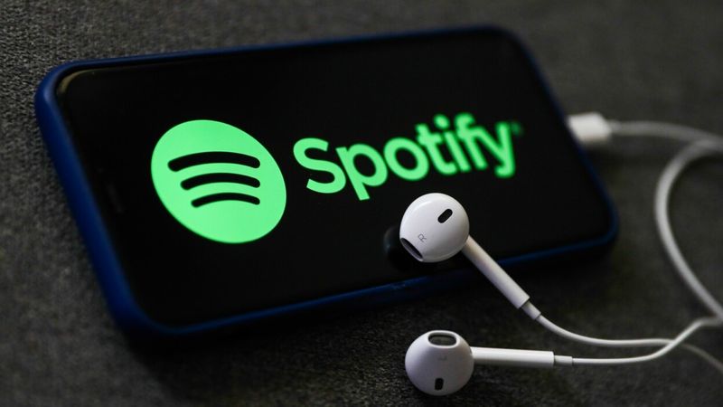 Camp Nou, legendara casă a clubului FC Barcelona, va purta numele „Camp Nou Spotify” 