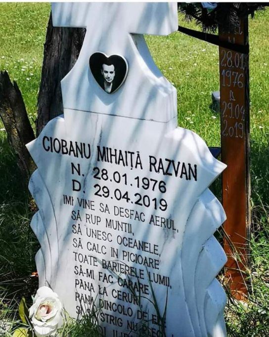 Cruce în locul unde a murit Răzvan Ciobanu