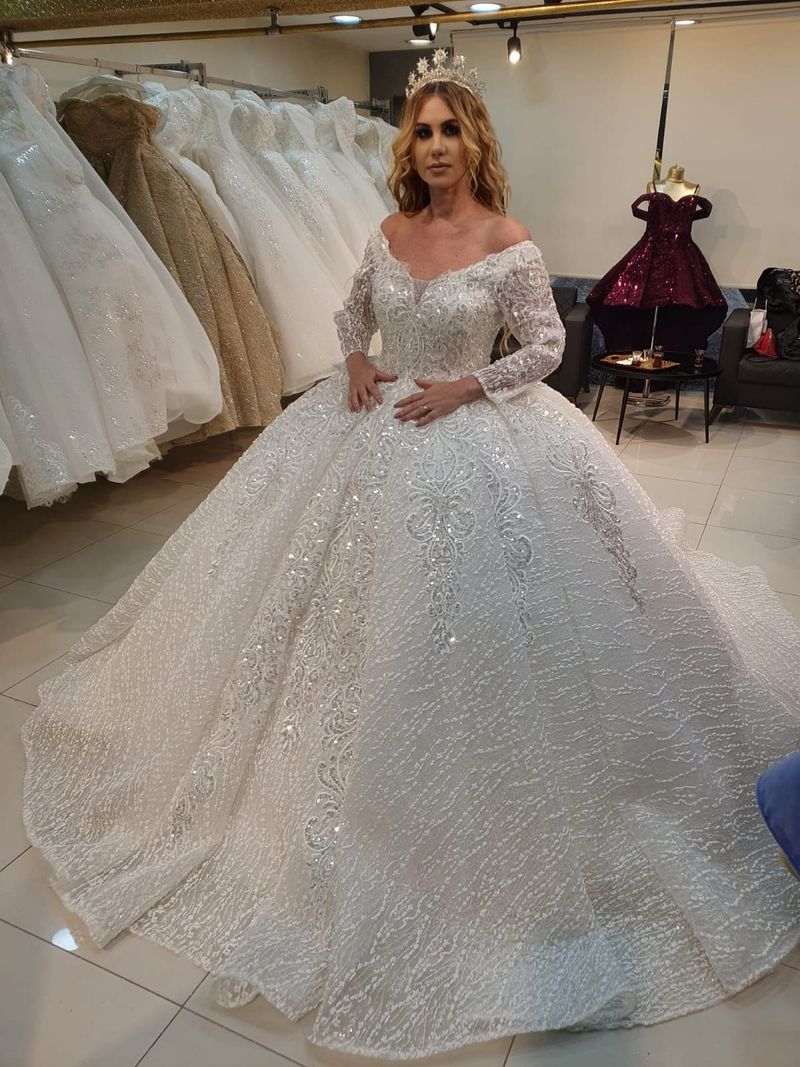  Cornelia Ionescu, prezentatoarea WOWbiz.ro, mireasă în Istanbul