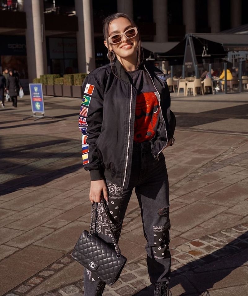Alexia Eram se mută din România