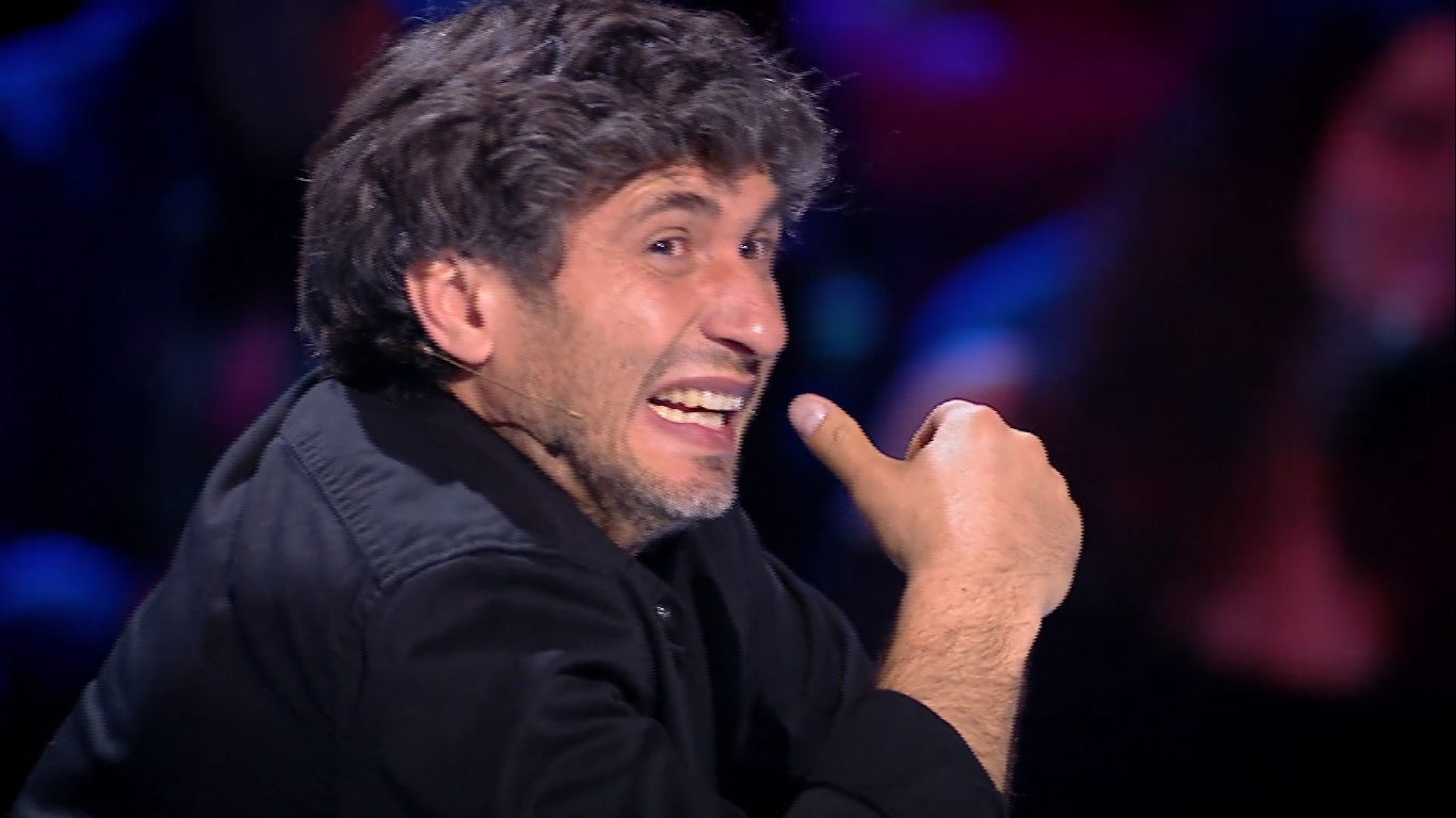Rachele Belle Barum ”îl biciuiește” pe Andi Moisescu