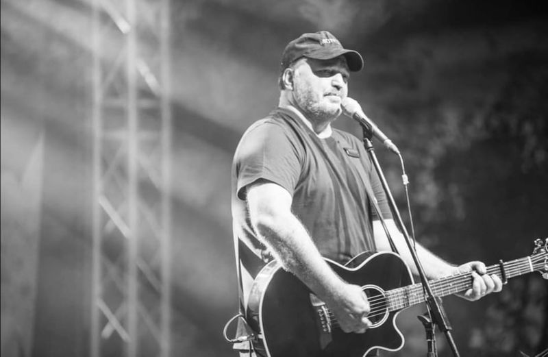 Imagini emoționante la parastasul de 40 de zile al lui Victor Socaciu