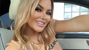 Detaliul observat de fani în fotografiile postate de Carmen de la Sălciua! La o privire mai atentă, îți dai seama că așa e „De aia poartă evazați, să nu se vadă”