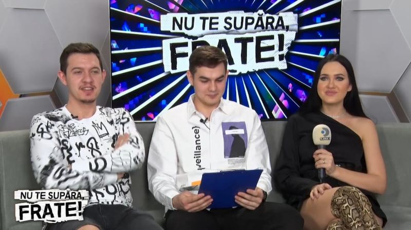 Bianca Comănici, încolțită de cei doi frați