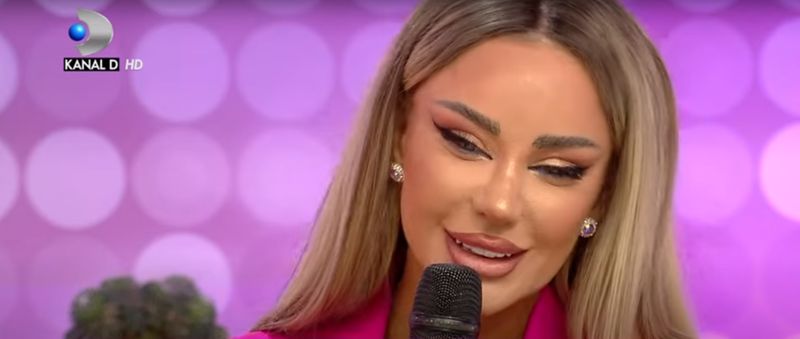 Bianca Drăgușanu avertizează tinerele, după ce și-a topit buzele!