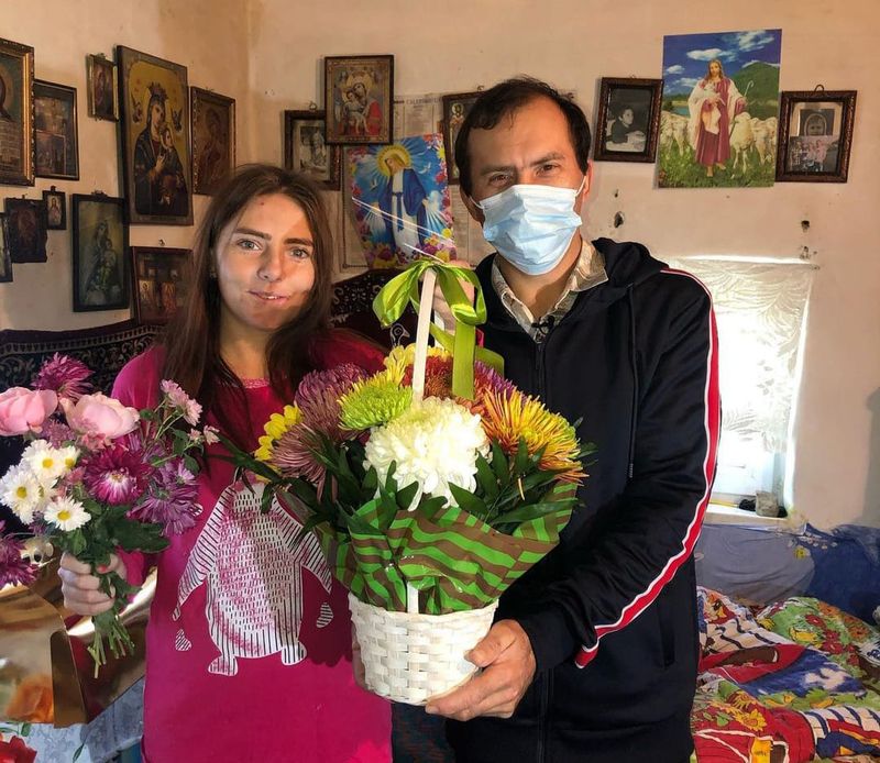 Veronica și Viorel Stegaru și-au reluat viața la țară