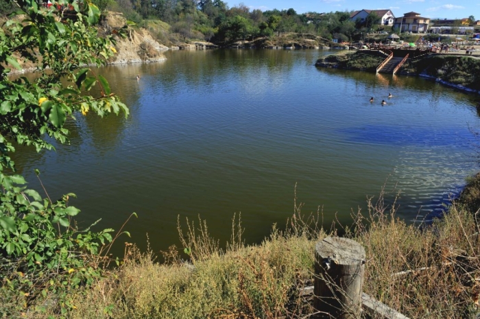 Lacul Avram Iancu Lacul adanc Avram Iancu