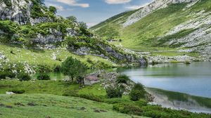 Topul celor mai adânci lacuri din România. Ce poți vizita în țara noastră FOTO Top cele mai adanci lacuri din Romania