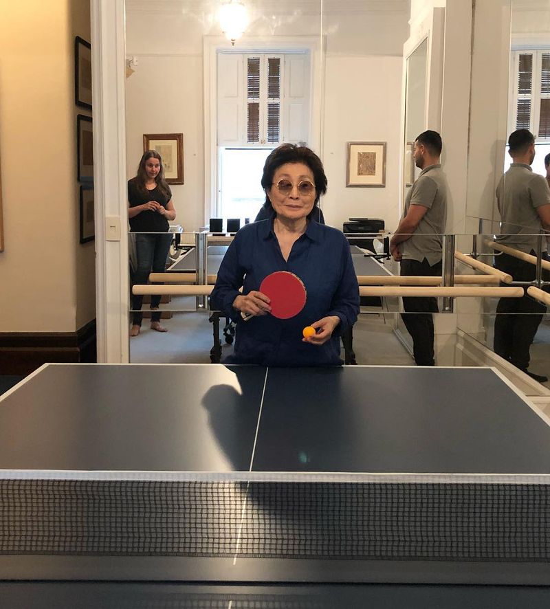 Cum arată astăzi Yoko Ono, celebra văduvă a lui John Lennon