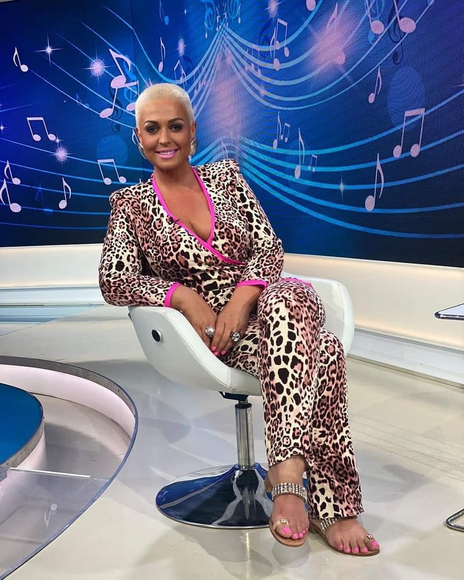 Monica Anghel, susținută din umbră &icirc;n procesul transformării