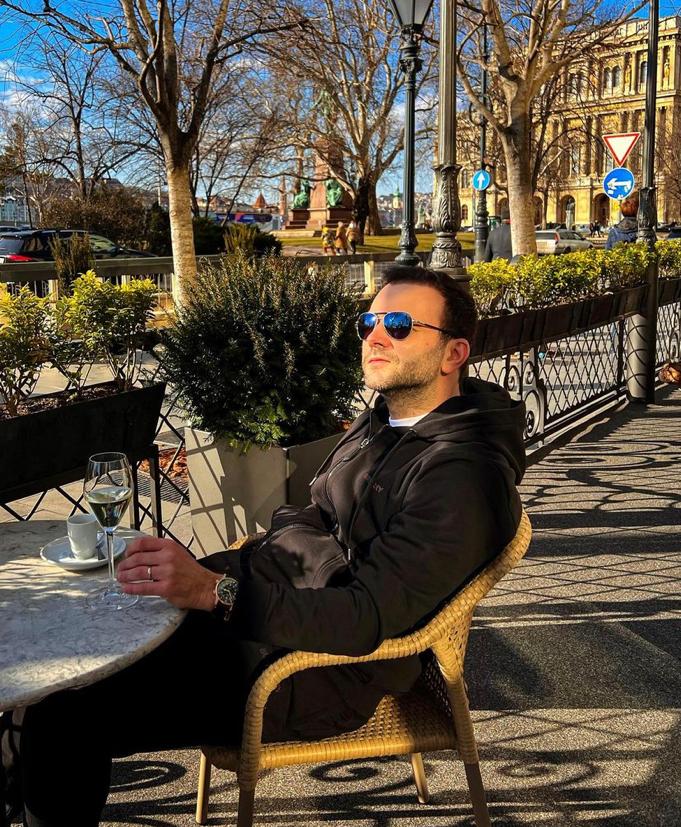 Mihai Morar, escapadă romantică alături de soția sa la Budapesta. Omul de la radio a plecat din România de rușine pentru a face asta: „Ce o să zică lumea?”