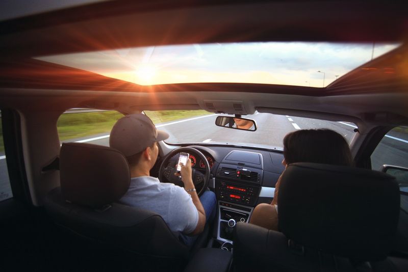 Care sunt cele mai dificile întrebări ce pot pica la examenul auto