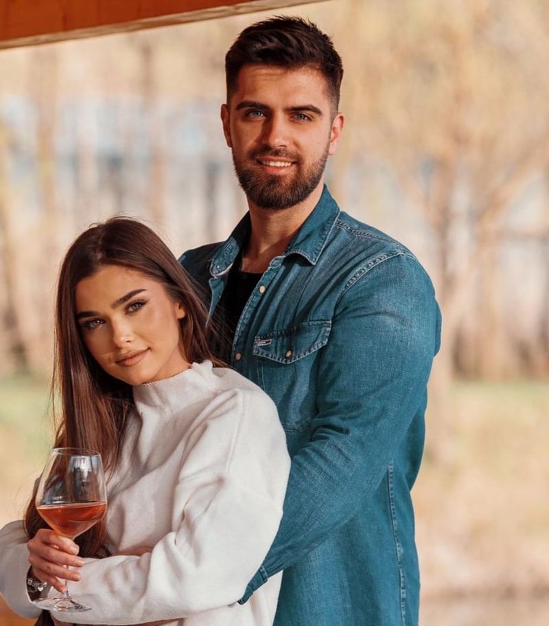 Theo Rose, la un pas de a-și lovi iubitul &icirc;n club