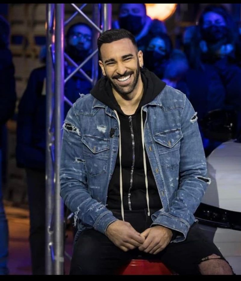 Adil Rami Un fost coechipier de-ai lui Adil Rami a dezvălui detalii picante din poveștile pe care fundașul francez le-a spus despre relația sa cu actrița Pamela Anderson