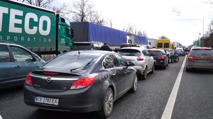 Ucrainenii fug cu zecile de mii către granițele României ca să scape de război. Ministrul de Interne, Lucian Bode „Pot rămâne maximum 3 luni.”