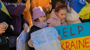 Doctorii stomatologi români au sărit în ajutorul refugiaților din Ucraina. Lanțul de clinici Life Dental Spa oferă tratamente dentare de urgență gratuite