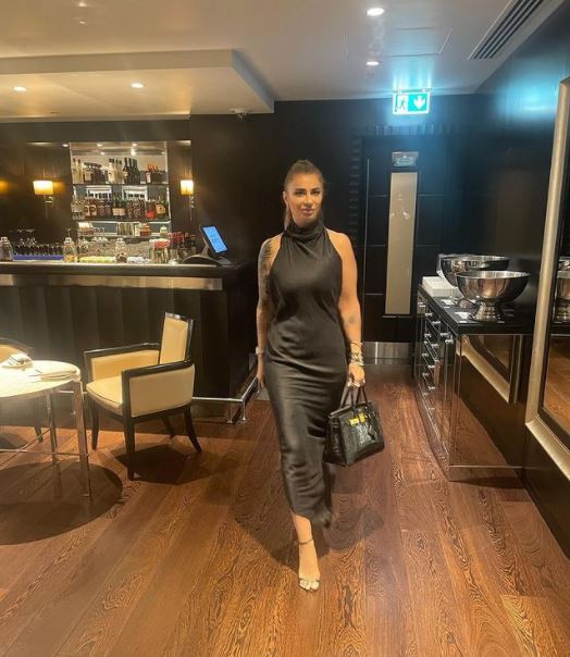 „Casă de piatră”! Anamaria Prodan, apariție de senzație la nuntă. Fanii au felicitat-o pe impresară