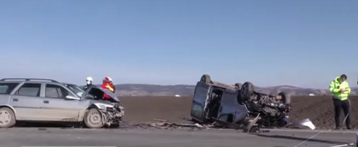 Accident Prahova Accident teribil în Prahova, după ce șoferul unui microbuz a făcut infarct la volan și a murit! La bord se aflau alți 15 pasageri