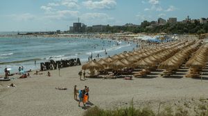 Line-up Neversea 2022: lista completa cu artiștii care vor performa pe plaja Neversea din Constanța
