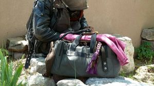 Un om al străzii din București a venit să doneze pentru refugiați. Ce le-a cumpărat ucrainenilor, din puținul lui: "Am vrut să-i dăm banii înapoi, dar a refuzat" Un om al străzii din București a venit să doneze pentru refugiați. Ce le-a cumpărat ucraineninlor, din puțin lui: "Am vrut să-i dăm banii înapoi, dar a refuzat"