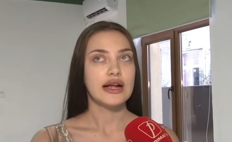 Adina Asăvoaiei a început o carieră în modelling