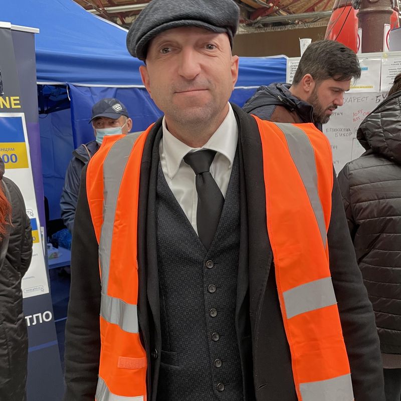 EXCLUSIV! Vladimir ales să trăiască &icirc;n Rom&acirc;nia, dar inima lui a rămas peste graniță, alături de frații ucraineni: &bdquo;Dacă aveam pașaport rom&acirc;nesc, puteam să scot refugiați!&rdquo;