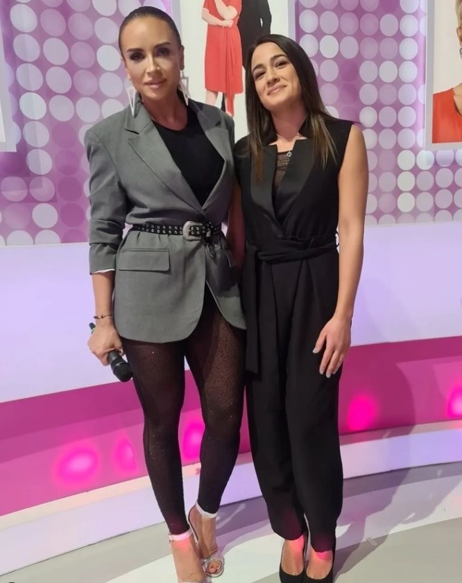  Adina Halas și-a prezentat pentru prima dată sora, în public!