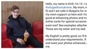 Un adolescent din Ucraina vinde felicitări online pentru a-și ajuta familia cu bani