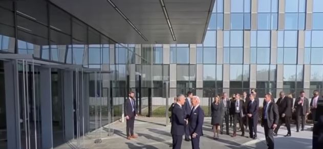Klaus Iohannis și Joe Biden s-au &icirc;nt&acirc;lnit la summitul de la Bruxelles! Cei doi au discutat separat preț de c&acirc;teva minute
