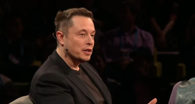Elon Musk sprijină Ucraina, în războiul cu Rusia