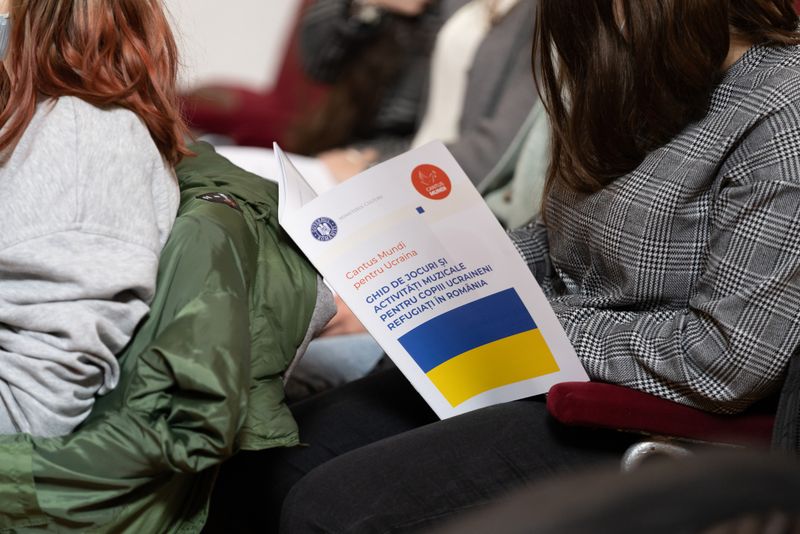 Programul Cantus Mundi &icirc;i ajută pe copiii ucraineni ajunși &icirc;n Rom&acirc;nia să se simtă ca acasă prin muzică și dans