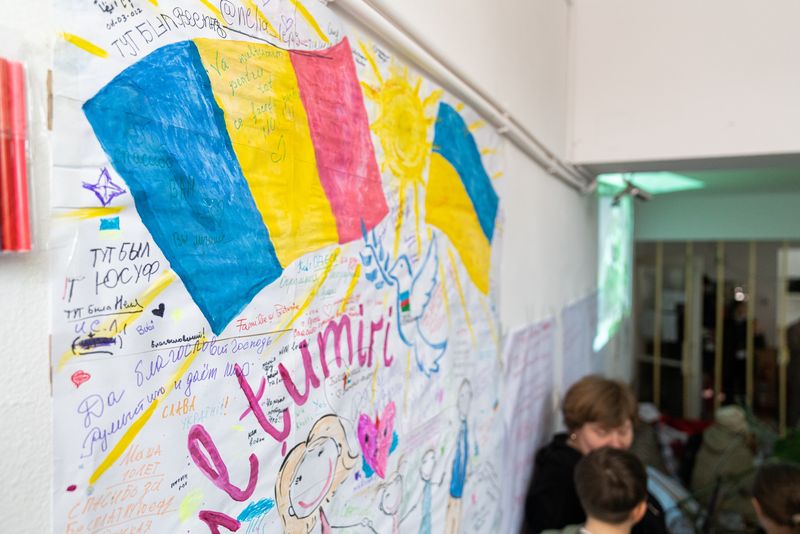 Programul Cantus Mundi &icirc;i ajută pe copiii ucraineni ajunși &icirc;n Rom&acirc;nia să se simtă ca acasă prin muzică și dans