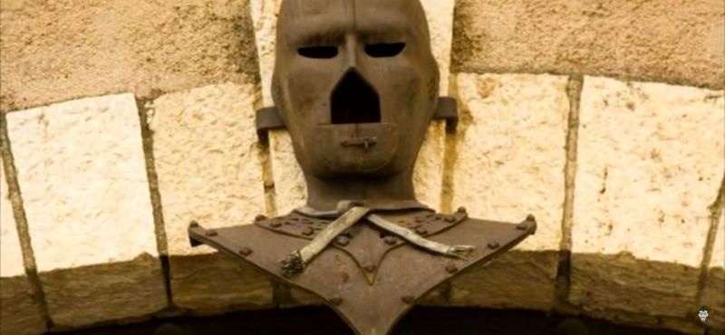 Identitatea omului cu masca de fier