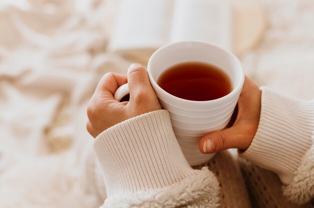 Ceaiul de păpădie, un bun înlocuitor al cafelei. Iată ce beneficii aduce organismului