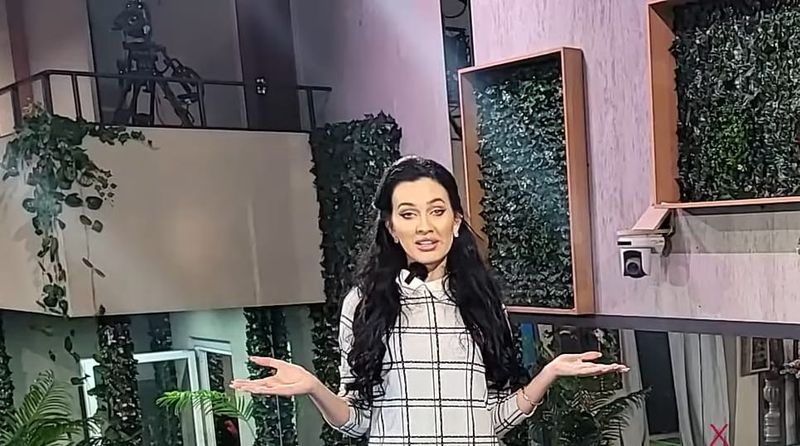 Culisele Iubirii este o emisiune complementară, difuzată exclusiv online