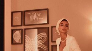 Mădălina Ghenea, aproape goală pe internet