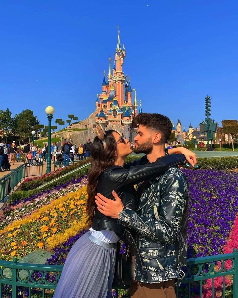 Edward Sanda și Clepatra Stratam, dezamăgiți după vacanța din Parius