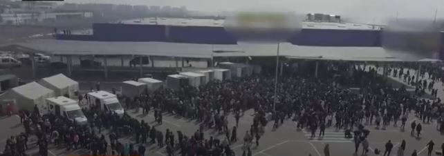 &bdquo;Mi-au omor&acirc;t fratele. A plecat să ia apă pentru bebelușul său&rdquo;. Oamenii din Mariupol vorbesc pentru prima dată despre atacul rușilor. Mărturiile cutremurătoare ale cetățenilor