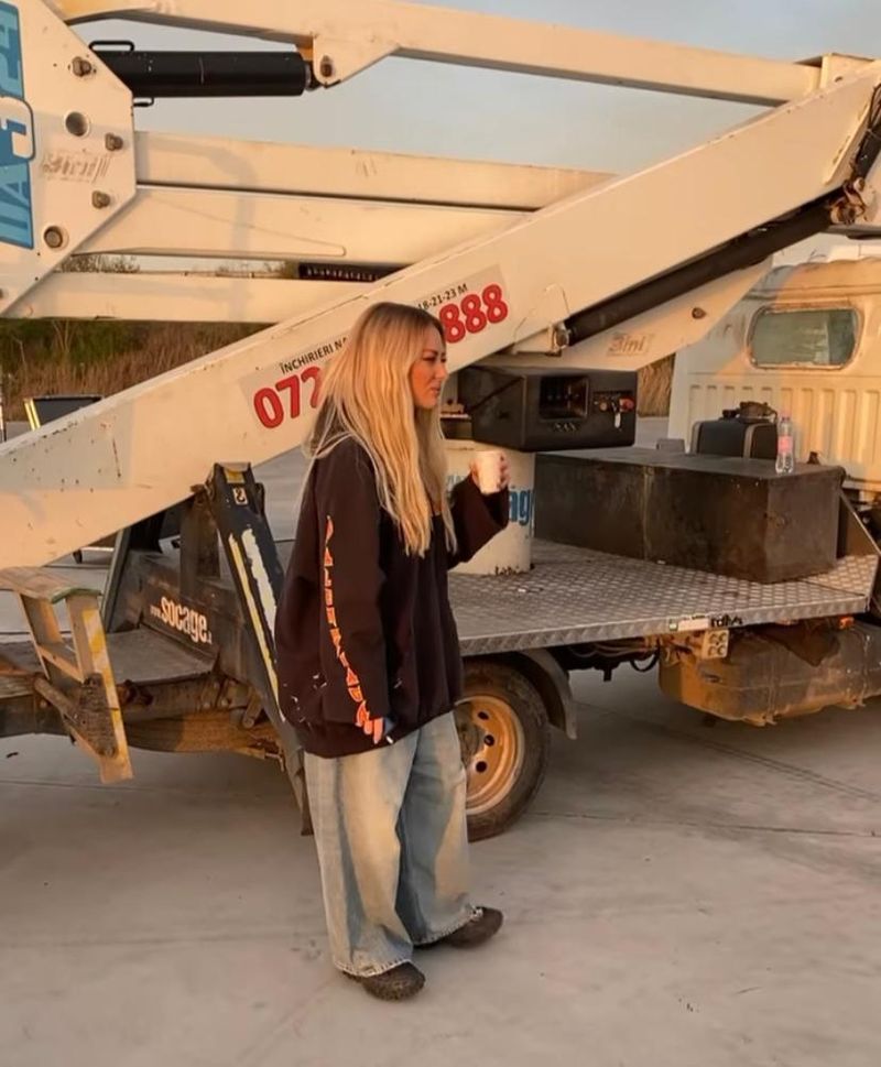 &bdquo;I-ai furat hainele lui Cheloo&rdquo; Delia, luată la la rost de fani după ce a postat aceste imagini &icirc;n mediul online. Replica memorabilă a artistei