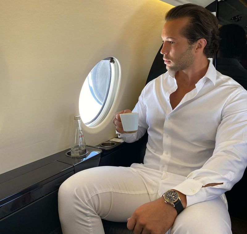 Percheziții la vila lui Tristan Tate